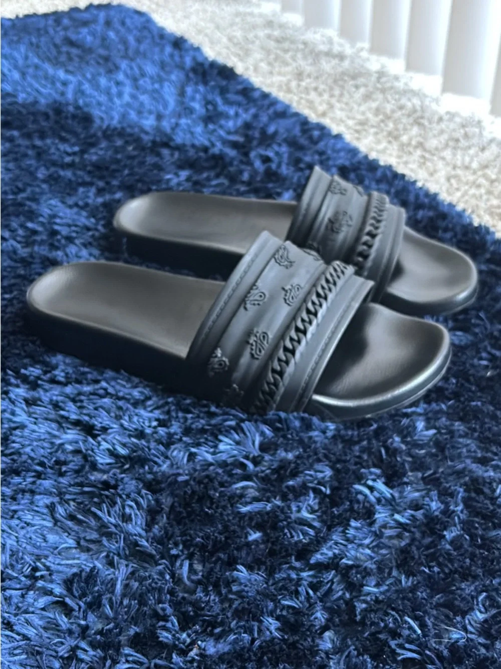 Amiri Pool Chainlink Slides